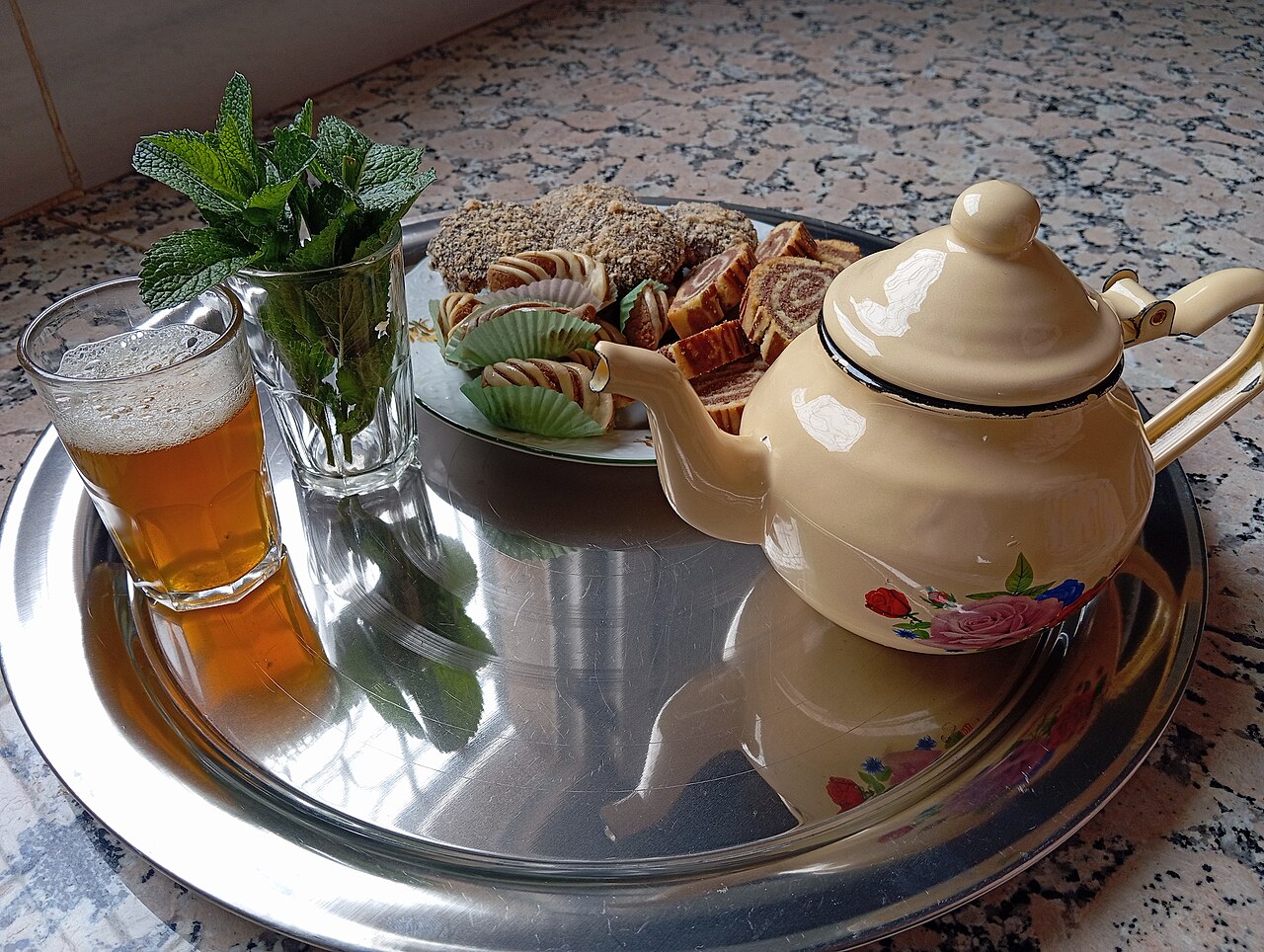 Moroccan tea ceremony photo 3